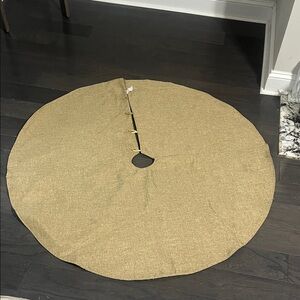 Elegant Tan Tree Skirt